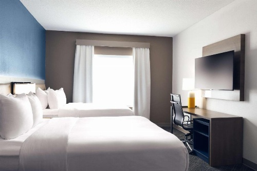 Comfort Suites Milwaukee Airport image 10