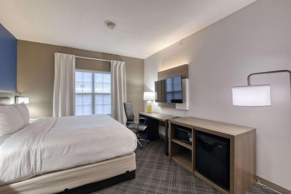 Comfort Suites Milwaukee Airport Image 27