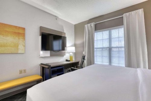 Comfort Suites Milwaukee Airport image 30